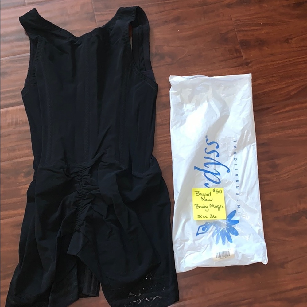 BRAND NEW Ardyss body magics ! Size 36 and 32!!!